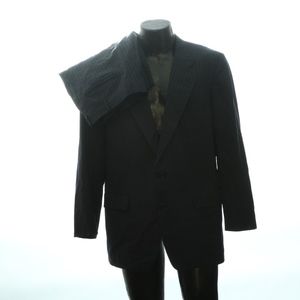 Boardroom Collection Mens 2 Button Suit 43R Pinstr